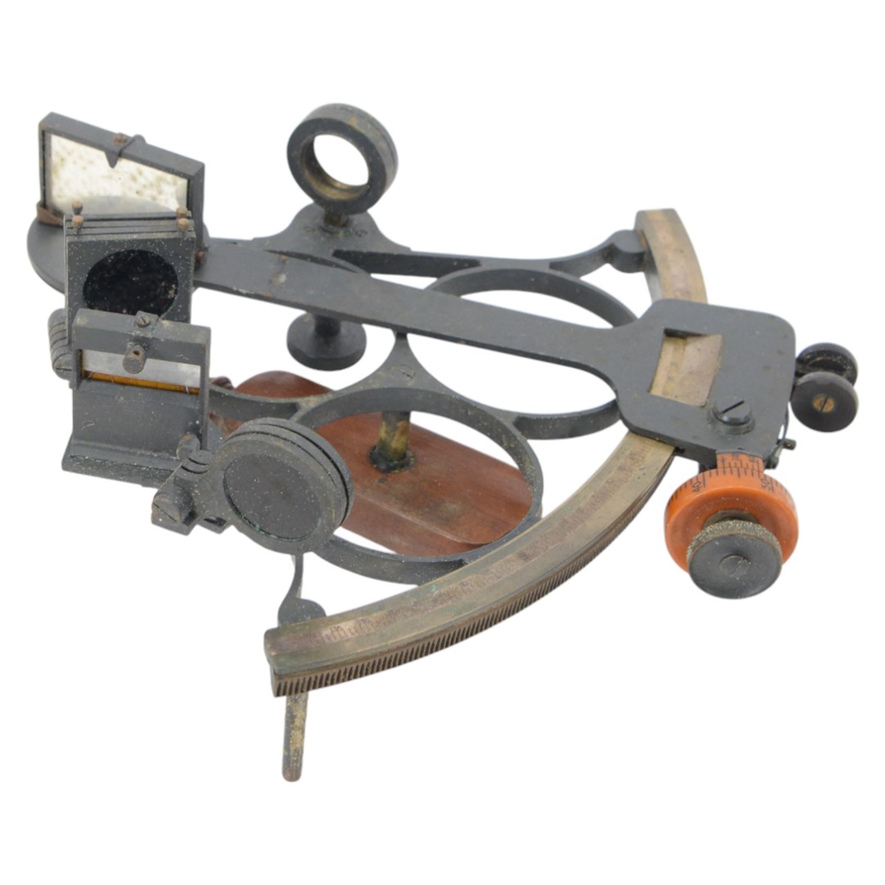 1930s Husun sextant no. 18020 in black finish, contained in fitted mahogany case with service label dated 1933