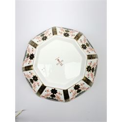 A Royal Crown Derby Imari bowl, of octagonal form, decorated in the 1128 pattern, with printed marks beneath, D23.5cm. 