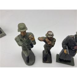 German Lineol Flak Artillery Gun on revolving base H11cm; four other Lineol WW2 German soldiers; and three Elastolin German soldiers including reclining radio operator (8)