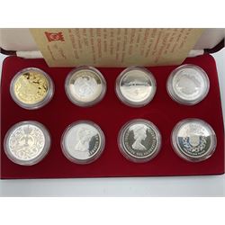 Pobjoy Mint sterling silver proof seven crown coin and gold plated sterling silver proof 'Silver Jubilee Crownmedal' set, commemorating the 'Silver Jubilee of Her Majesty Queen Elizabeth II 1977', cased with certificate