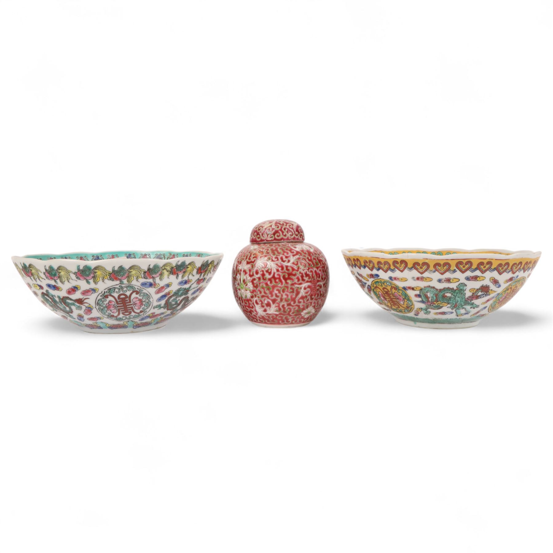Chinese ceramics, including two bowls and a ginger jar, all with polychrome decoration, bowl D21cm