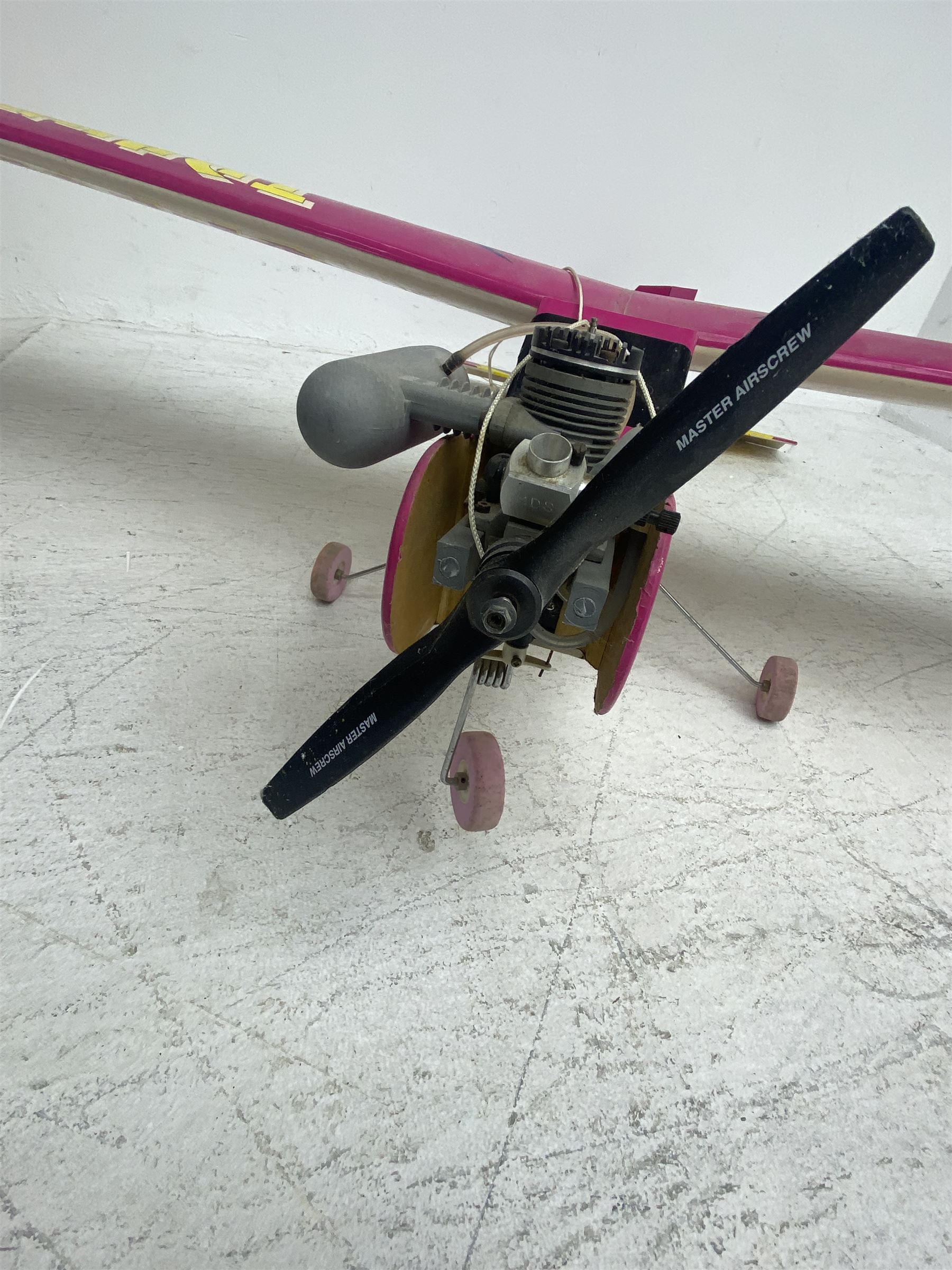 Kyosho Trainer 40 remote control aeroplane, L120cm, W161cm