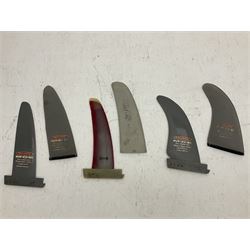 Windsurfing: Quantity of fins to include Freewave MFC, Stix Wildthang, Ultra Profile Sails G 10 fin, F-HOT Finz, Fanatic M.G.E slalom, North Shore Maui Hawaii etc (13)