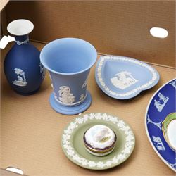 Collection of Wedgwood items, including hand painted trinket dish with an image of Whitby Abbey