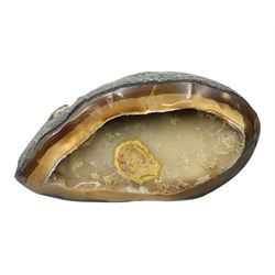 Agate geode, with quartz crystals, in earthy tones, H10cm