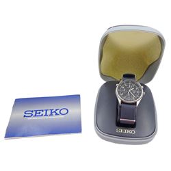 Seiko 'Gen 2' gentleman's stainless steel quartz chronograph wristwatch, Ref. 7T27-7A20, black dial with luminous hour and minute hands, on fabric strap, boxed with guarantee card dated 1997