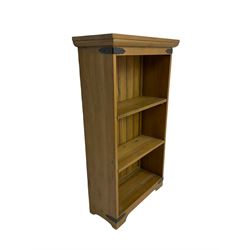 Pine bookcase fitted with two shelves 