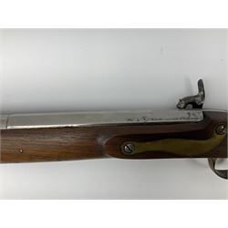 Reproduction 11-bore black-powder blunderbuss, the 61.5cm barrel with black-powder marks and ramrod under, walnut full stock with steel lock and brass fittings and two sling swivels, serial no.155, L101cm overall SHOTGUN CERTIFICATE REQUIRED