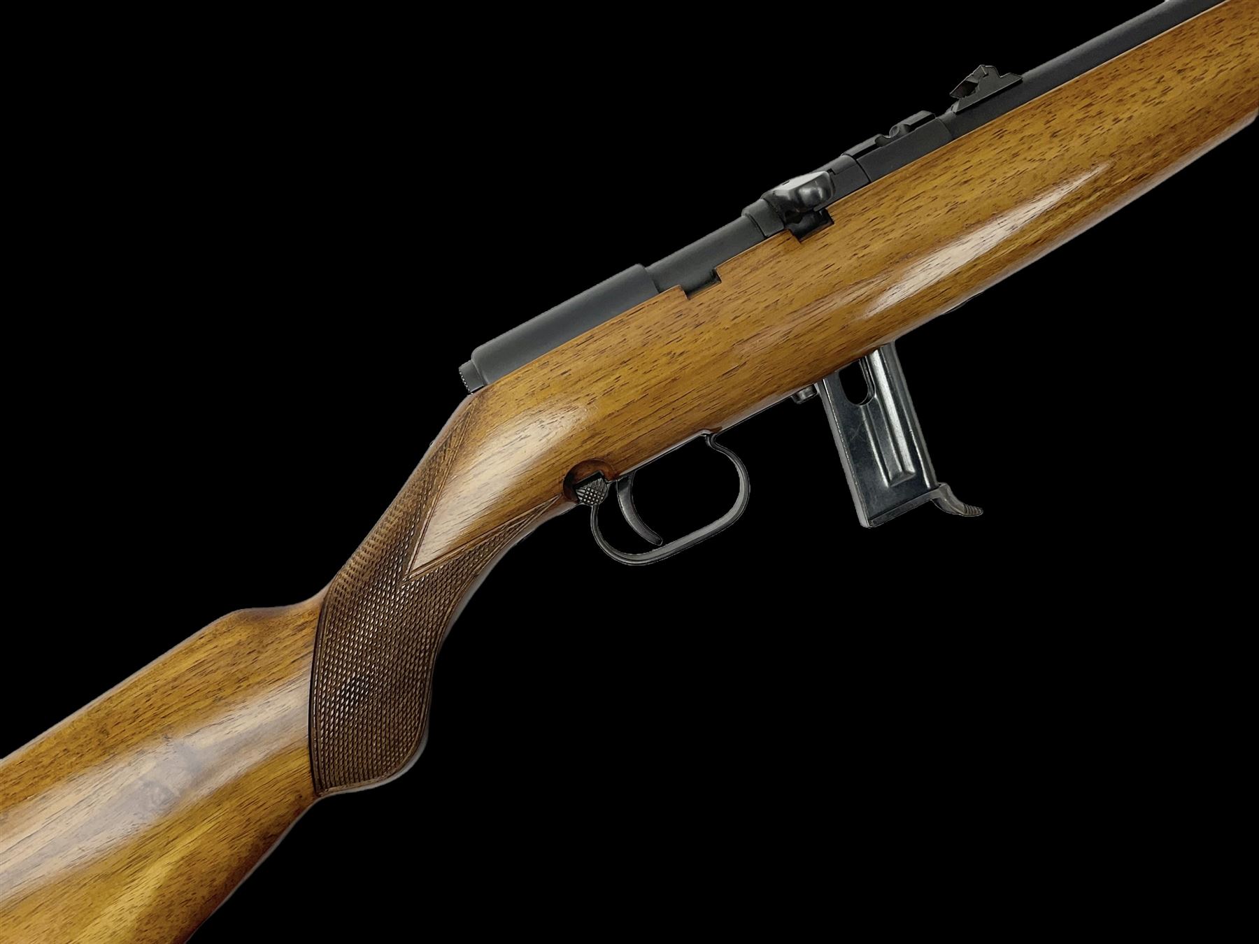 Italian Beretta .22 LR bolt-action or semi-automatic sporting rifle with 52cm barrel, 10-shot magazine and side safety No.10150 L98.5cm overall SECTION 1 FIRE-ARMS CERTIFICATE REQUIRED