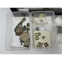 Collection of metal detector finds, to include Neolithic, Roman, medieval  specimens, musket balls, book bindings, tokens, shrapnel etc, 