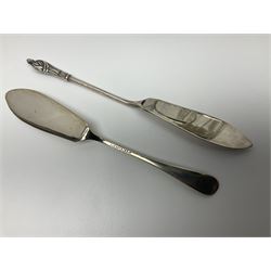 Sheffield silver-plated cruet set, comprising mustard pot, open glass salt and pepper pot on stand, together with a collection of silver plated spoons