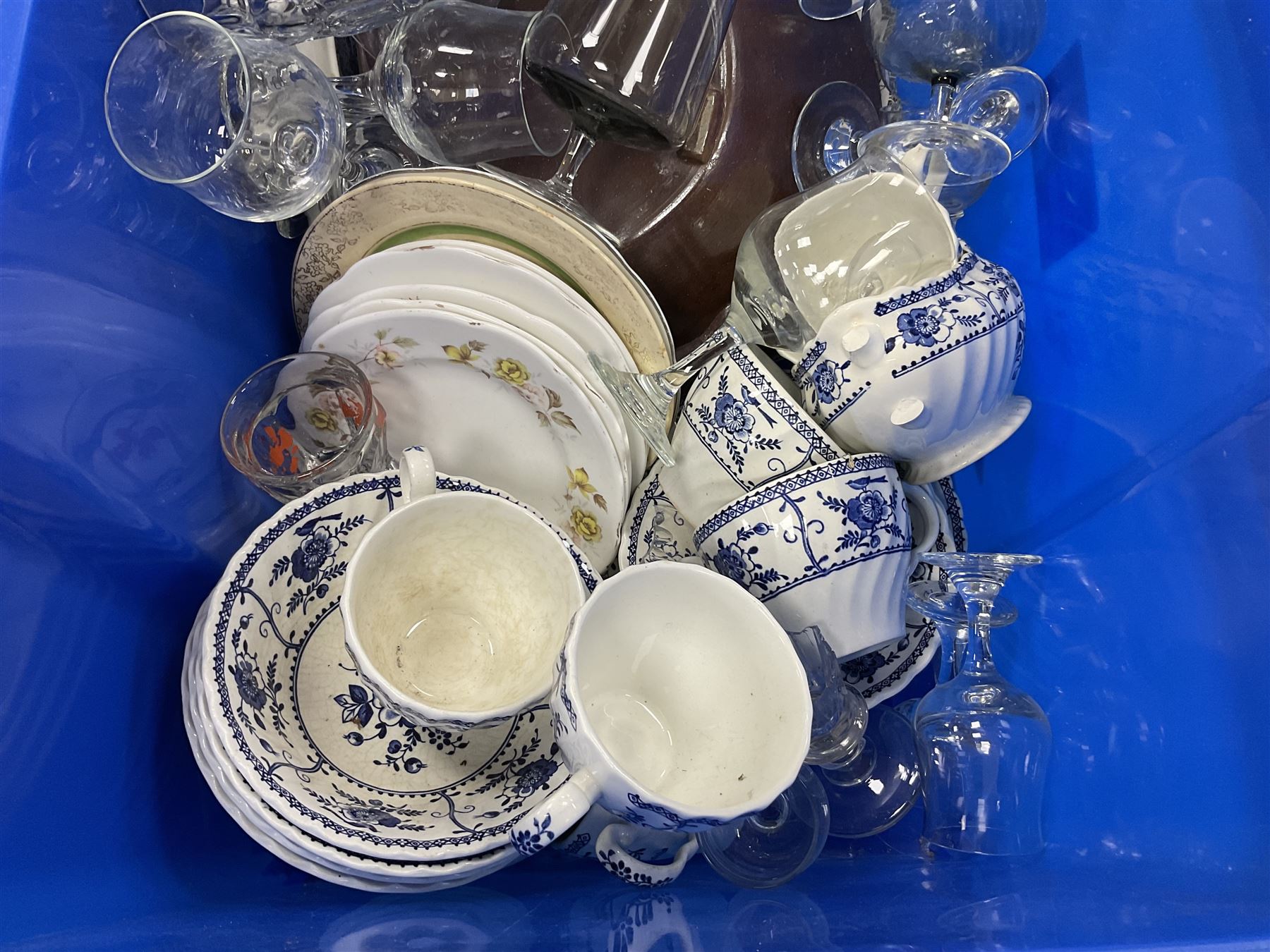 Quantity of glass to include art glass examples, drinking glasses sets etc together with silver plates and other metalware, ceramics etc