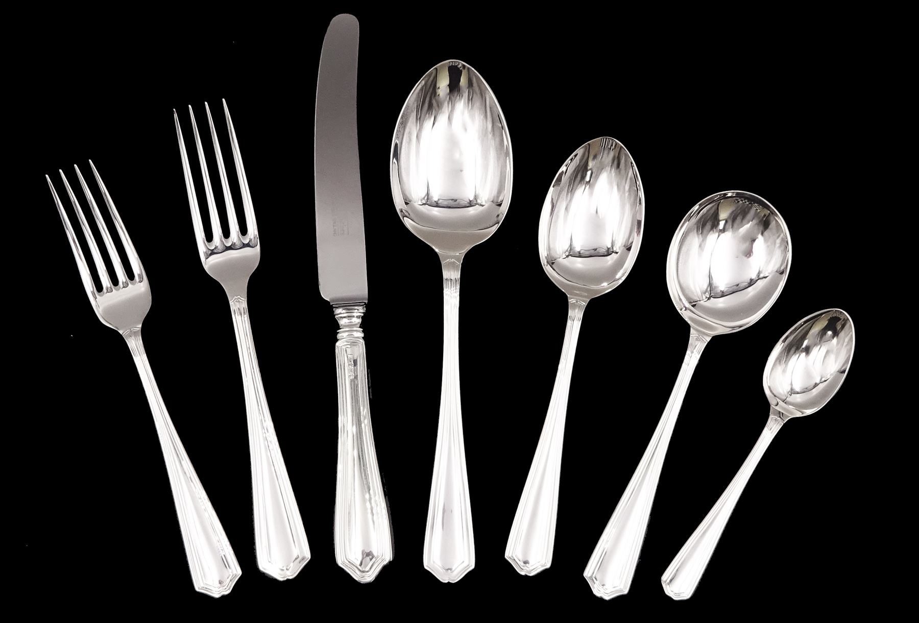Modern silver Chester pattern flatware for six place settings, comprising table knives, table forks, dessert knives, dessert forks, dessert spoons, soup spoons, teaspoons and two serving spoons, hallmarked United Cutlers Ltd, Sheffield 1998
