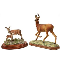 Border Fine Arts group 'Red Hind, Follower & Calf', another of a deer by James Harvey 262/850, another 'Red Hind & Calf' by David Walton and a Sherratt & Simpson group of deer (4) 