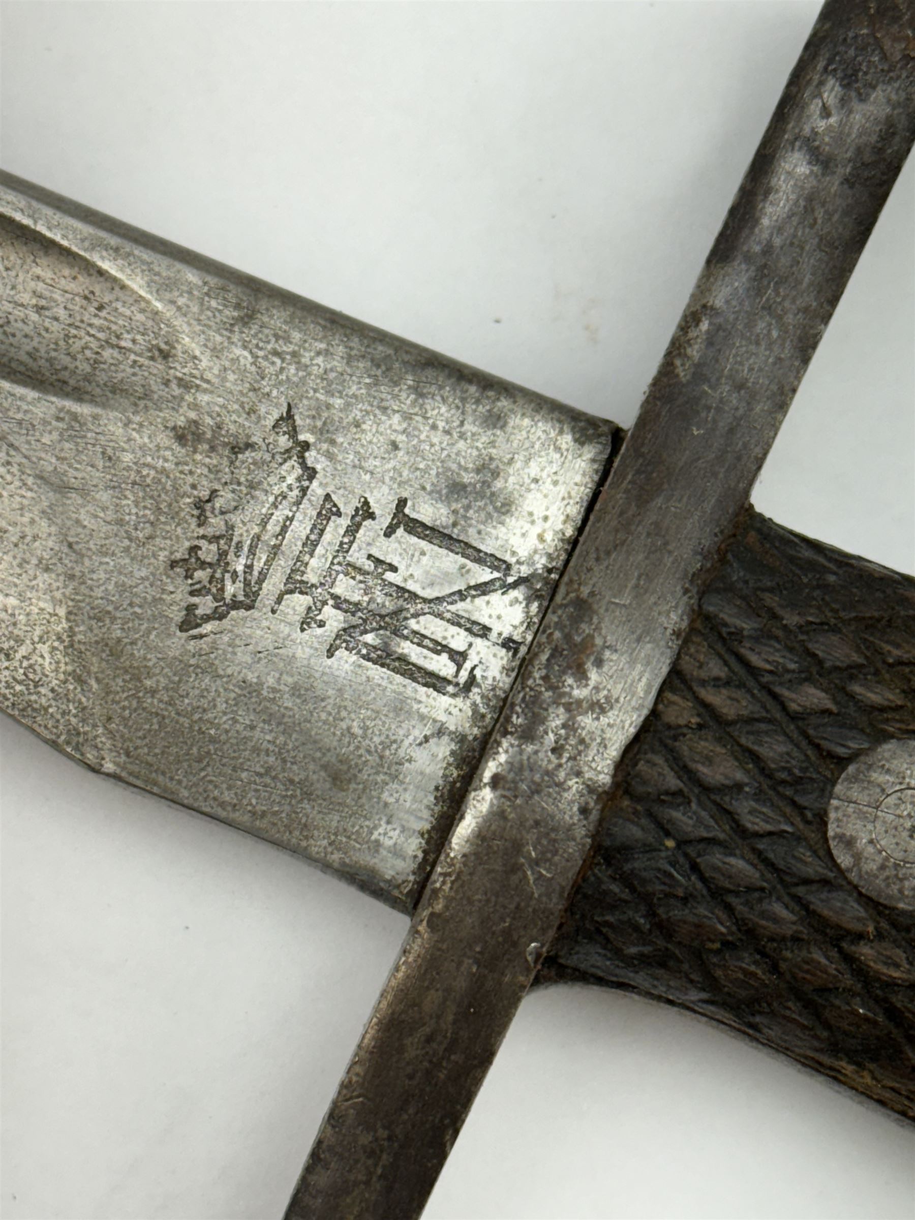 Spanish WWII Bolo bayonet with 25cm fullered steel blade, with makers mark, with checkered handle and steel scabbard, L40cm