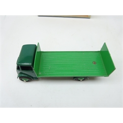  Dinky Supertoys Guy Flat Truck with green cabin and bed, model 512, in original box  