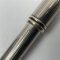 Cross sterling silver fountain pen, having fluted barrel and cap, stamped 
