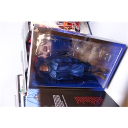  James Bond - eight Sideshow Collectibles 12