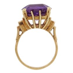 Gold single stone radiant cut amethyst ring, stamped 9ct 
