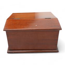 Early 20th century mahogany slope front table top desk, with compartmentalised interior 