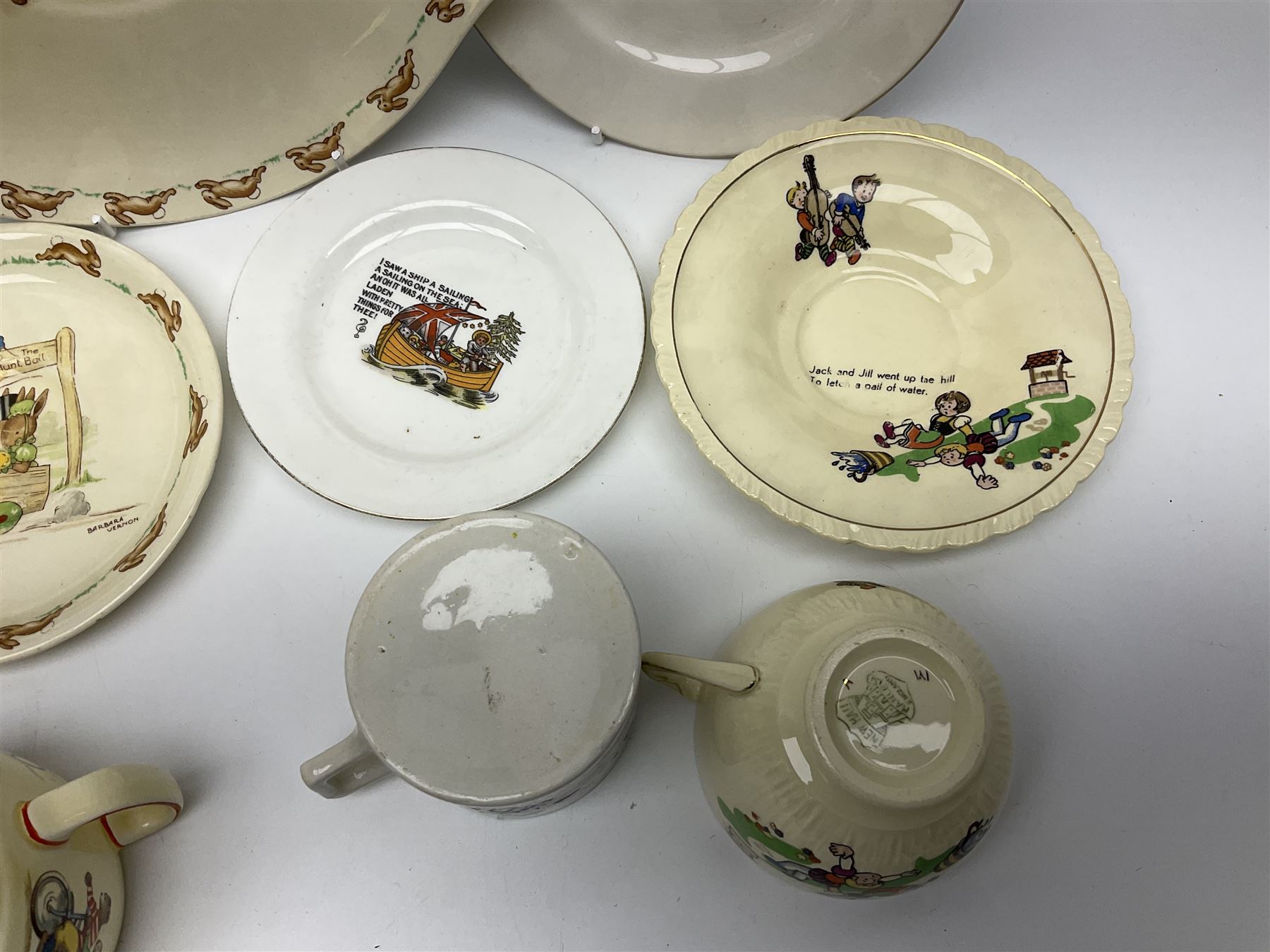 Roseville pine cone bowl, impressed 632-3