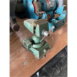 Clarke whetstone sharpener and bench grinder with stand including large and small vice - THIS LOT IS TO BE COLLECTED BY APPOINTMENT FROM DUGGLEBY STORAGE, GREAT HILL, EASTFIELD, SCARBOROUGH, YO11 3TX