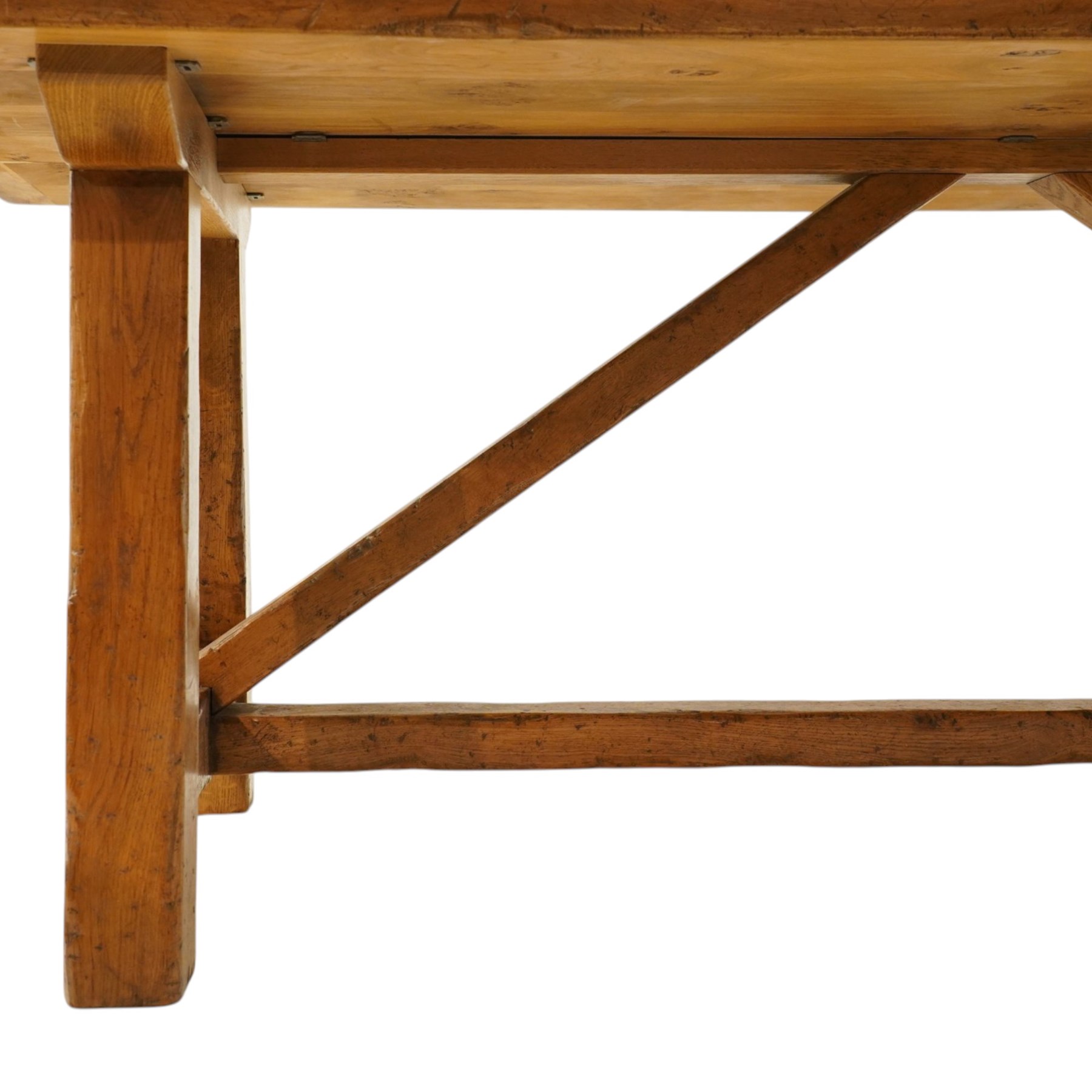 Quality golden figured and burr oak farmhouse refectory dining table, the rectangular plank top with cleated ends, raised on square supports united by arched and H-stretcher trestle base