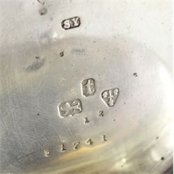 Victorian silver centre seconds key wound chronograph pocket watch No. 31741, white enamel dial with Roman numerals, outer seconds track numbered 25-300, case by Samuel Yeomans, Chester 1882