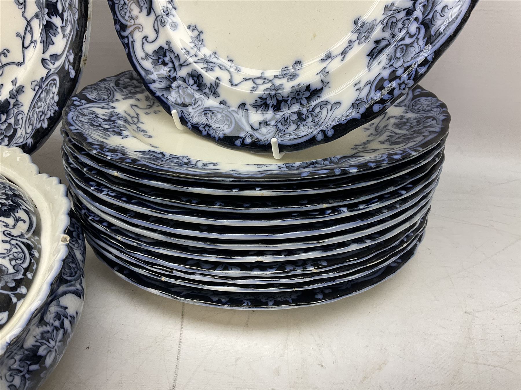 Late Victorian blue and white Chatsworth K Mayers & Co dinner wares, to include four lidded tureens, ladle, nine dinner plates, meat plate etc