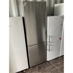 Hoover HD-400RWENJN fridge freezer - THIS LOT IS TO BE COLLECTED BY APPOINTMENT FROM DUGGLEBY STORAGE, GREAT HILL, EASTFIELD, SCARBOROUGH, YO11 3TX