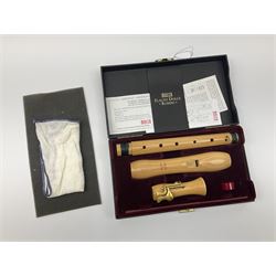 Moeck Flauto Dolce Rondo three-piece maple recorder, boxed with paperwork