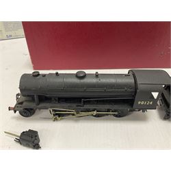 DJH Models - two ‘00’ gauge kit built model railway locomotives and tenders comprising K37 Highland Railway/LMS Castle 4-6-0 no.14685 in LMS crimson and K38 BR/WD 2-8-0 no.90124 in BR black; in original boxes 