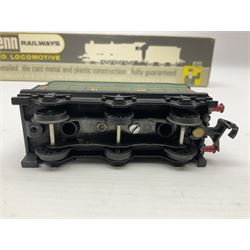 Wrenn '00' gauge - Rebuilt Bulleid Pacific Merchant Navy Class 4-6-2 locomotive 'Clan Line' No.35028 in GW Green; boxed with instructions