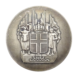  Iceland medallic 10 kronur 1930, Althing Millennial, ancient king of Thule enthroned blesses kneeling children, rev. crowned arms with supporters, boxed  