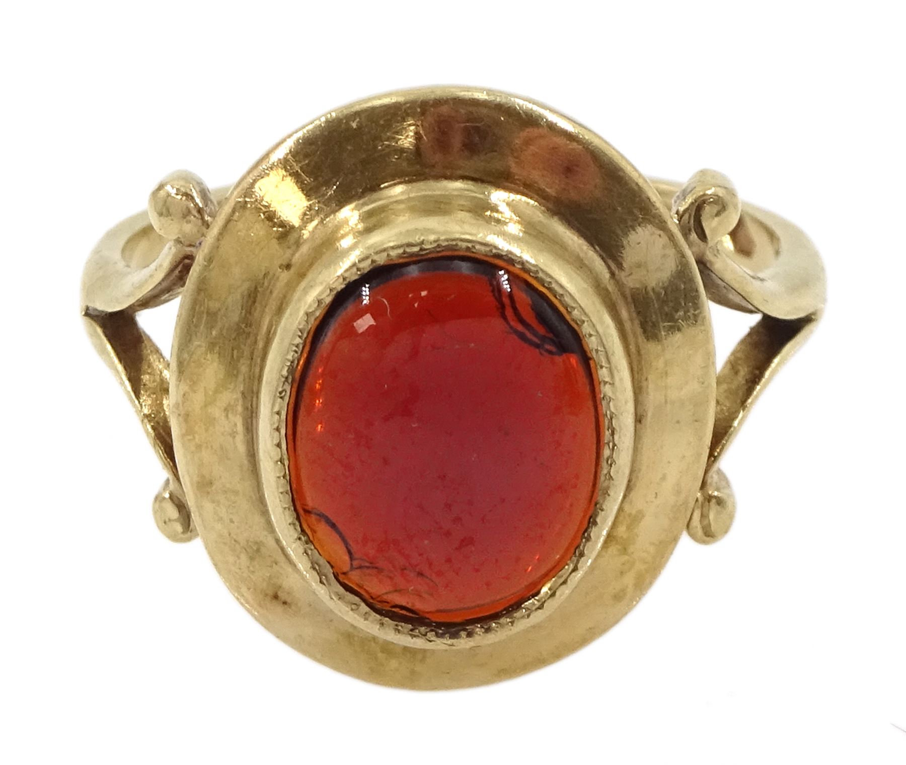 9ct gold single stone cabochon garnet ring, Birmingham 1979