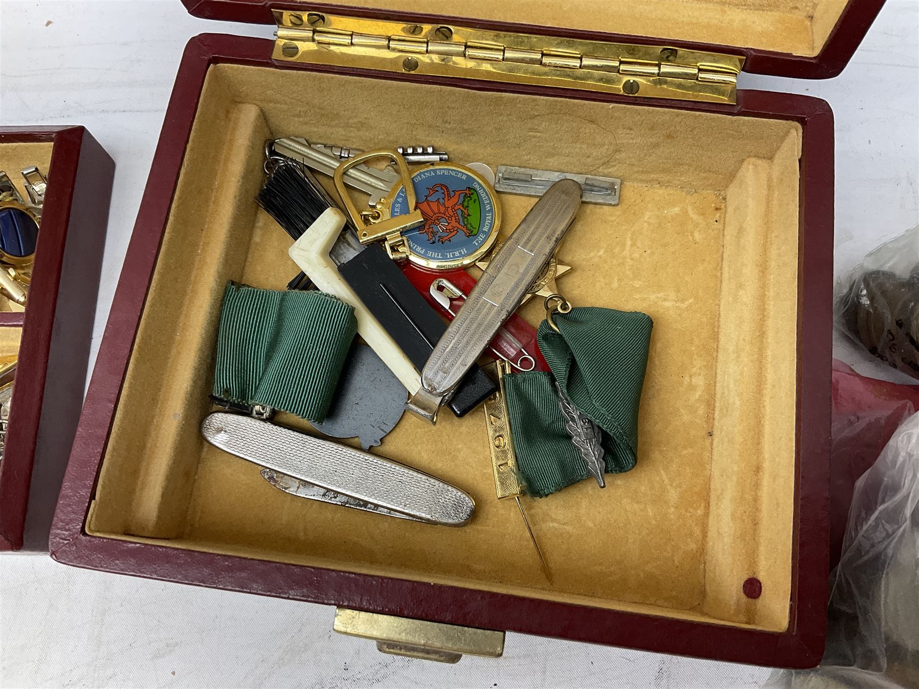 Collection of costume jewellery to include Giani Giorgio watch, Seiko pendent clock, cufflinks, necklace, earrings etc   