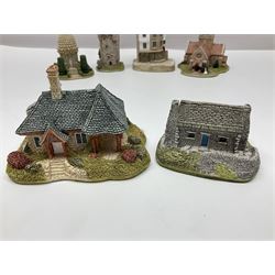 Nineteen Lilliput Lane models from the Scottish Collection, to include John Knox House, Castaway, Pineapple House, etc, all models with original boxes 