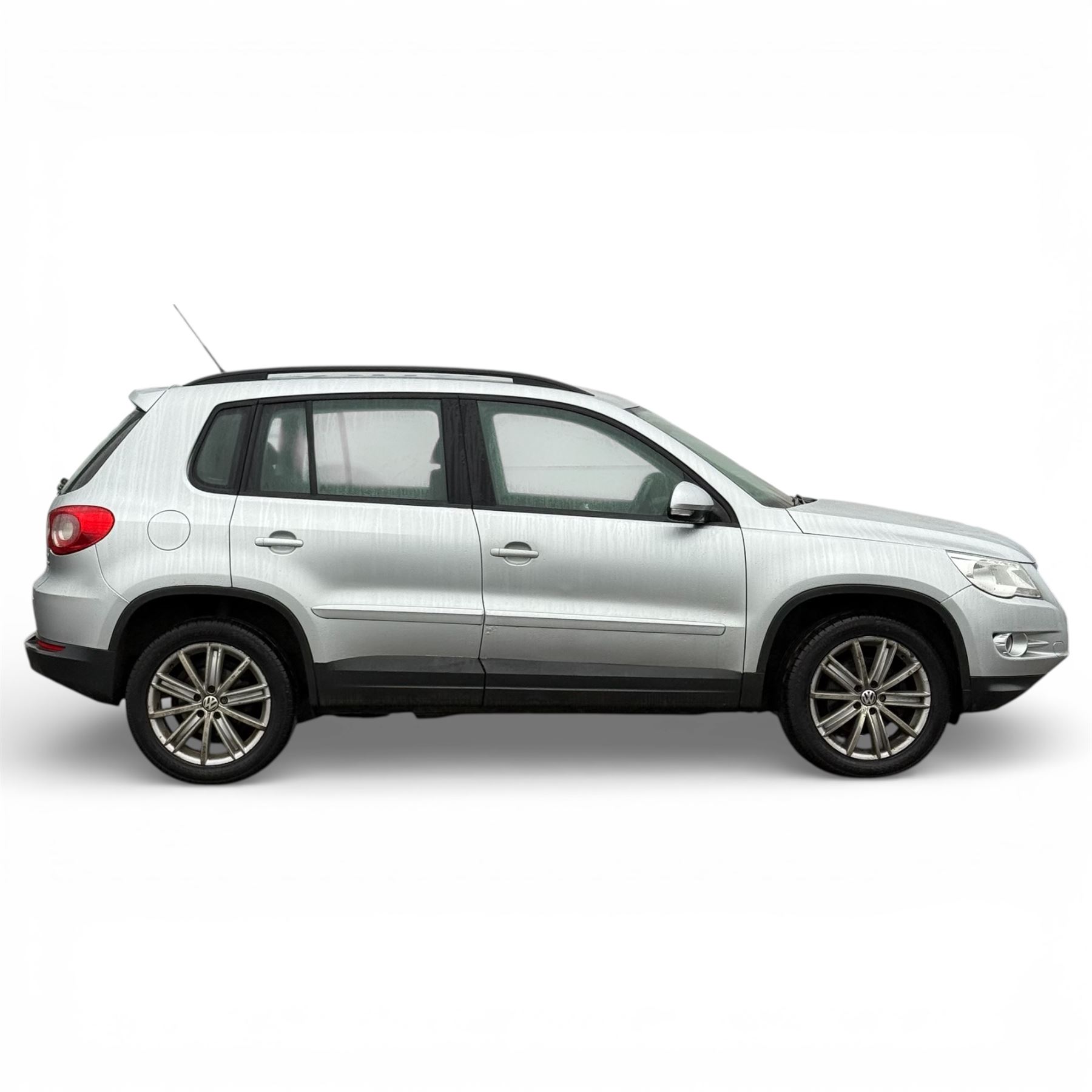 VW Tiguan, 2 Litre diesel, Automatic, 2011, Silver, MOT till 06/09/2026, 120,000 Miles (NV11 DDF)