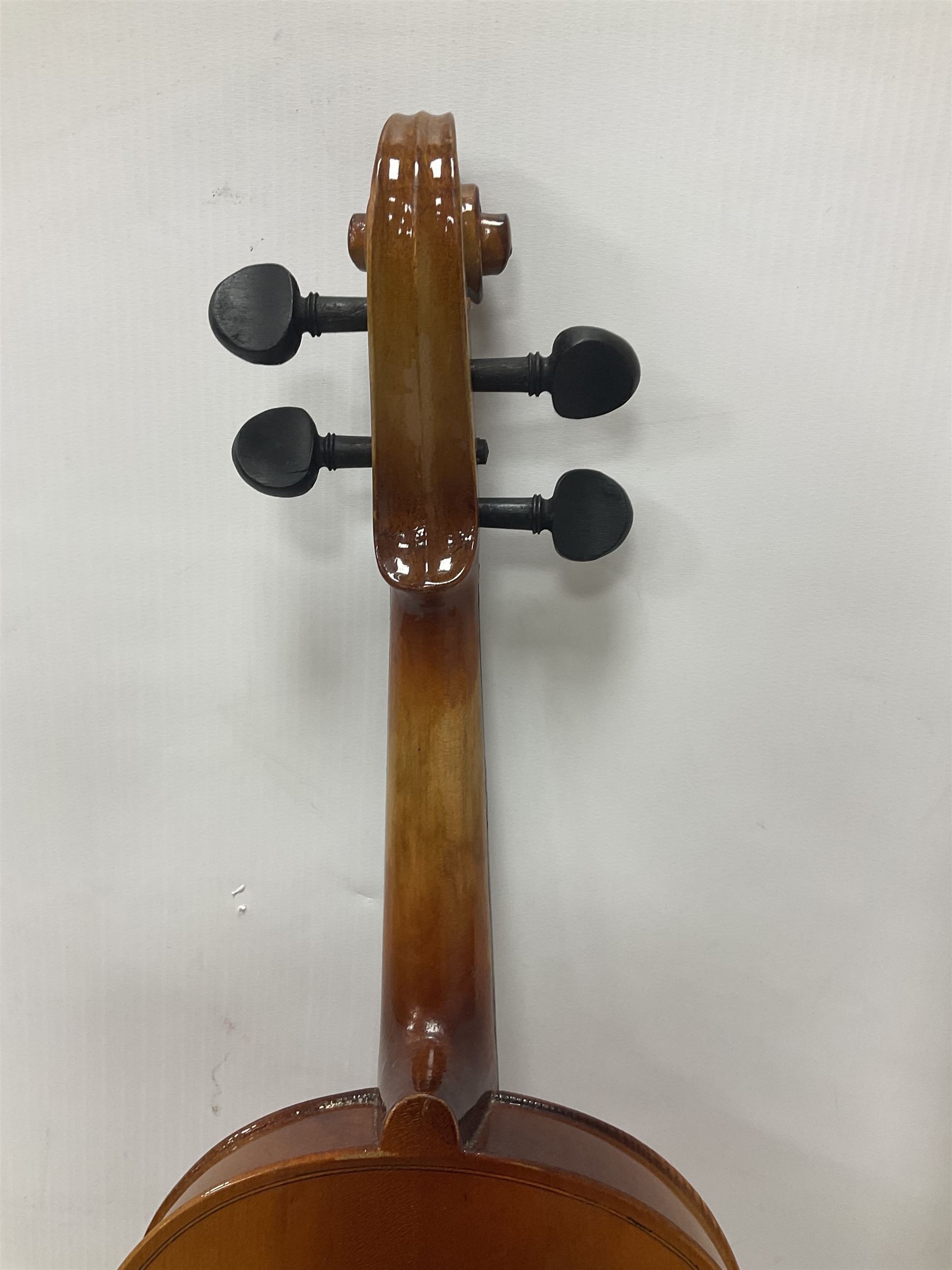 Full size violin with a maple back and ribs | Musical Instruments ...