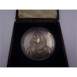 Victorian Trinity College Dublin silver medal, depicting bust of Elizabeth I, with arms of the college verso, awarded to Johannes Jacobus Browne S 1859,  Politica Et Literus Anglicis, in tooled leather fitted case with gilt detailing