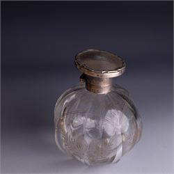 Mid 20th century silver mounted hairbrush and clothes brush, with guilloche enamel floral decoration, hallmarked Adie Brothers Ltd, Birmingham 1960, together with an silver mounted glass scent bottle, the glass with etched floral decoration and engine turned cover, hallmarked 