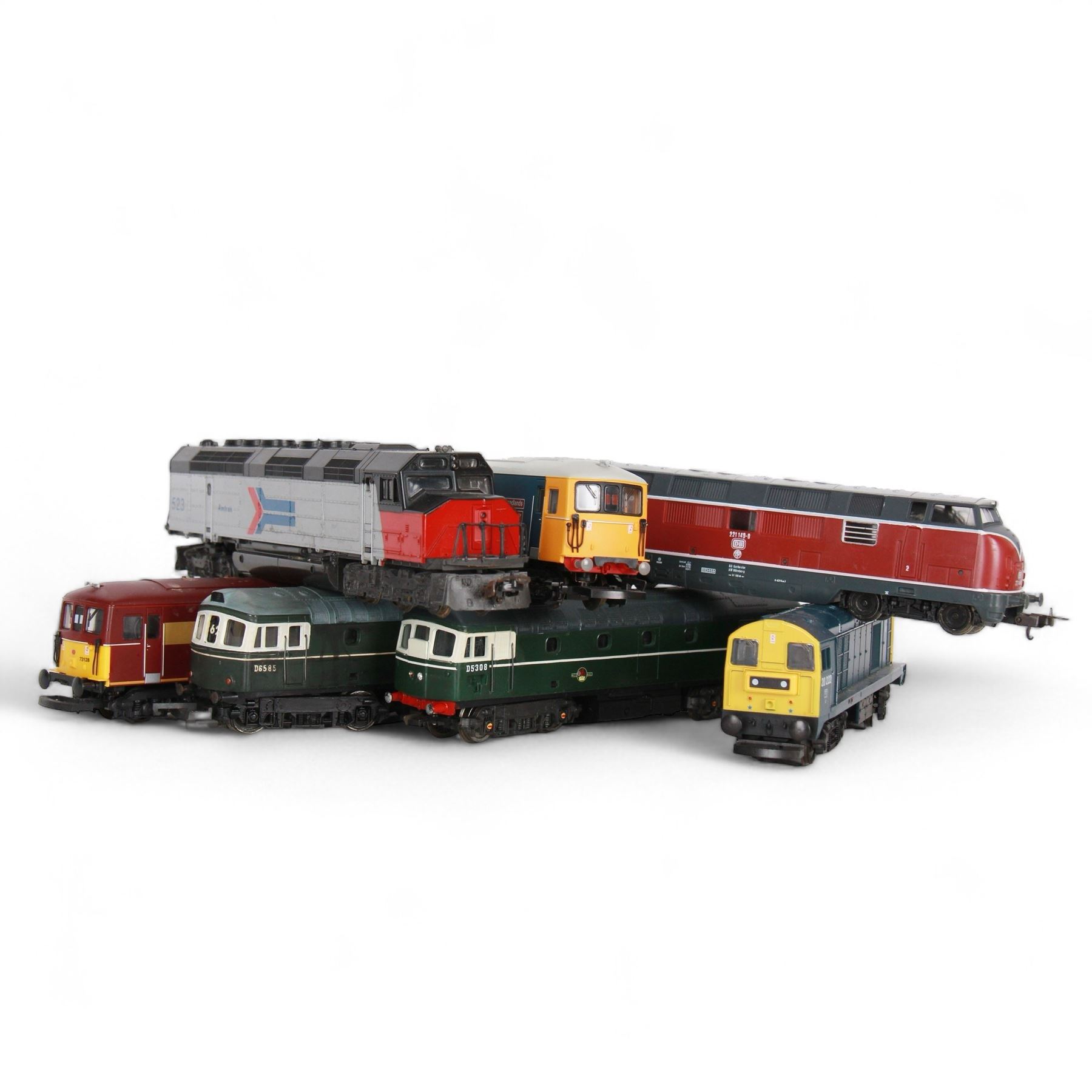 Eight Lima Ho and '00' gauge locomotives, comprising BR Class 20 locomotive no. 20222, re-worked BR Class 33 Bo-Bo locomotive no. D6585, Class 73 Bo-Bo Broadlands no. 73142, Class 73 Bo-Bo EWS locomotive no. 73128, 201640 Class BR no. 221 149-8 DB, Class 26 Bo-Bo locomotive no. D5308, Amtrak 523 diesel locomotive and Class 1400 2-4-0 no. 20215, unboxed