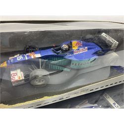 Three Paul's Model Art 1:18 scale die-cast racing cars - Grand Prix Williams Renault FW16 D. Hill; Heinz-Harald Frentzen Edition Sauber Ford C15; and Grand Prix '93 Williams Renault FW15 Damon Hill; together with Heinz-Harald Frentzen Edition Williams Renault 1997; all boxed (4)