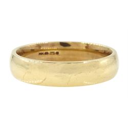 9ct gold wedding band, hallmarked 