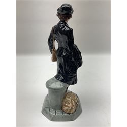 Royal Doulton Women's Royal Navy Service Classics figure, modelled by Valerie Annand, HN4498, limited edition no 7/2500, H23cm