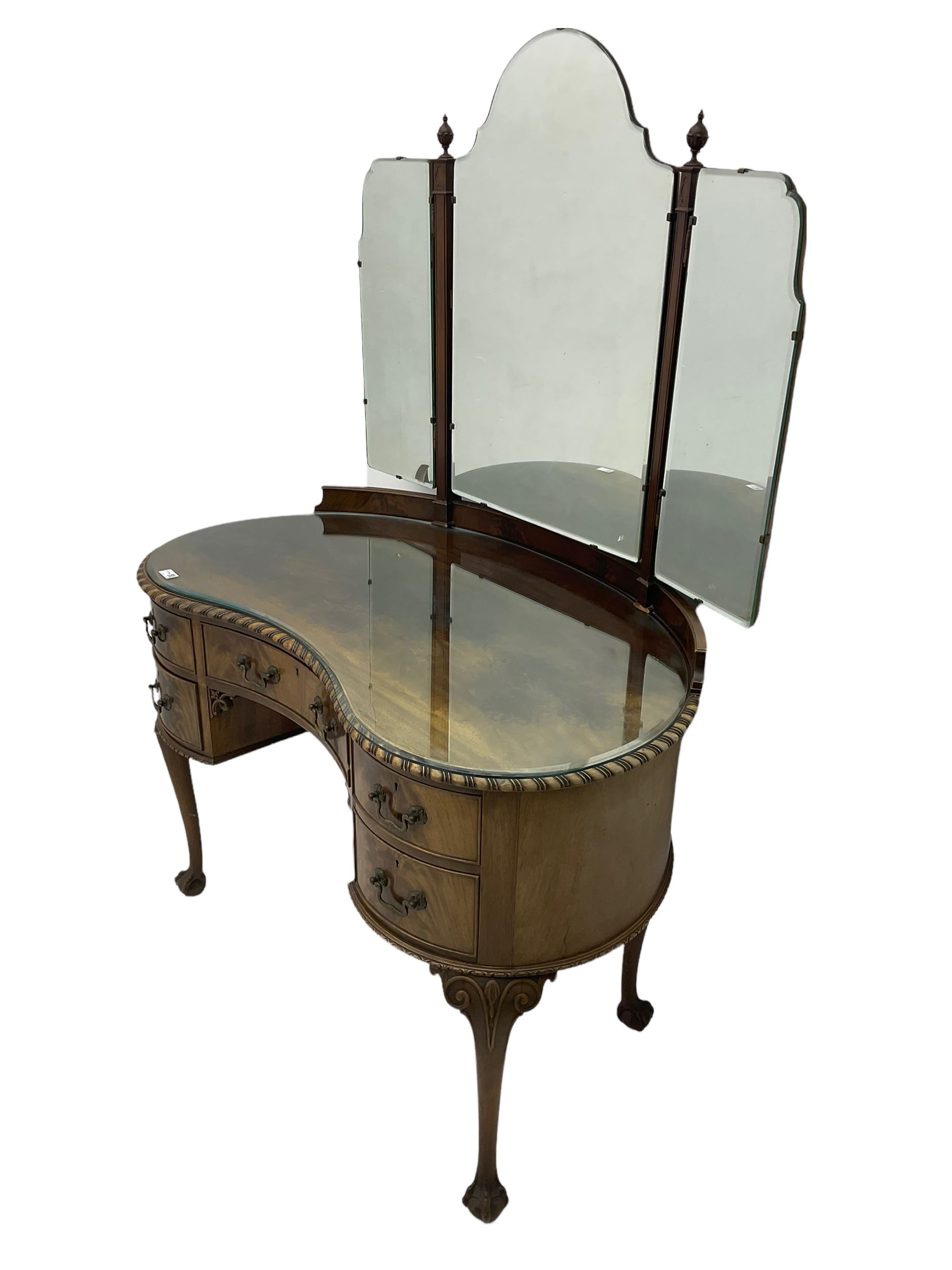 vintage kidney shaped dressing table Covers For Early 20th century Georgian style