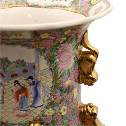 Chinese canton famille rose floor standing vase, decoration with panels depicting court scenes, surrounded by birds and flowers, with applied gilded Fo dogs and salamanders, H94cm