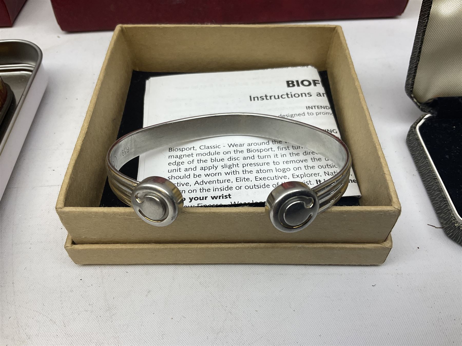 Quantity of costume jewellery to include watches, necklaces, earrings etc