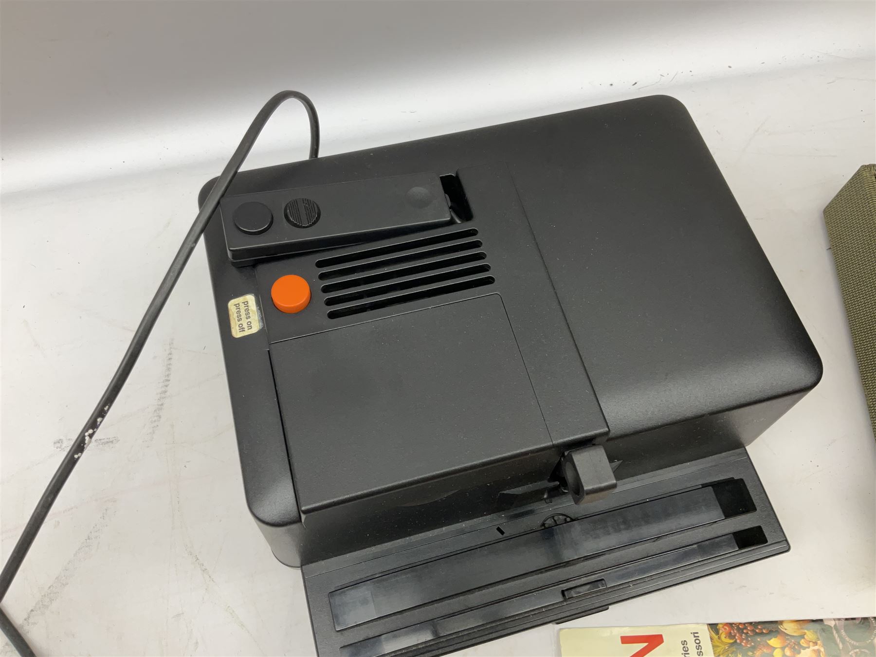 Boxed Zeiss Ikon compact projector, boxed, together with Eumig P8 Imperial projector in case