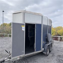 Ifor Williams HB505R horse trailer